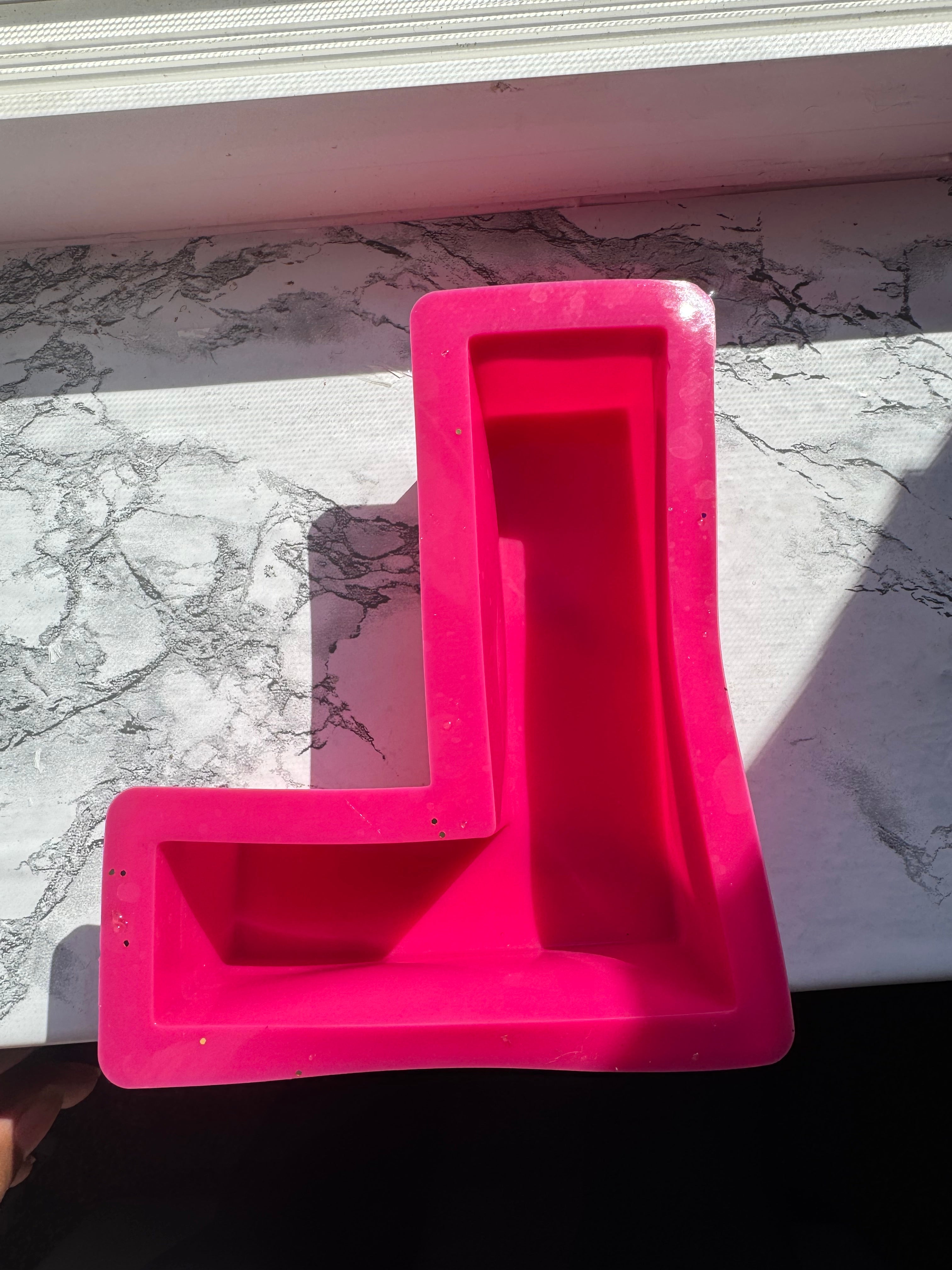 Letter L mold