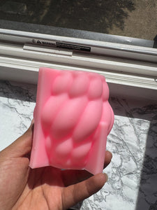 Twisted mold