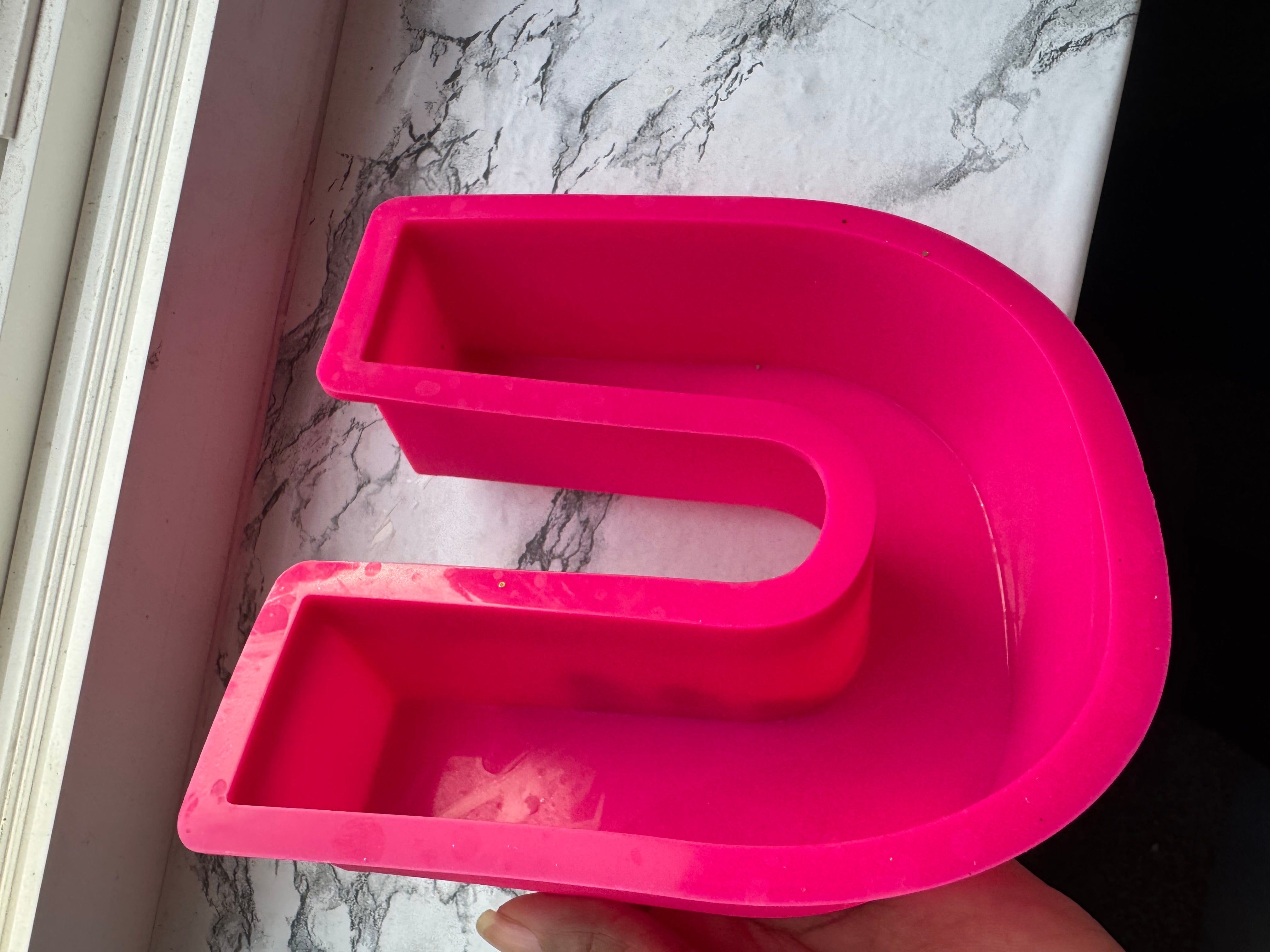 Letter U mold