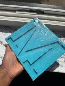 Flat letter M mold
