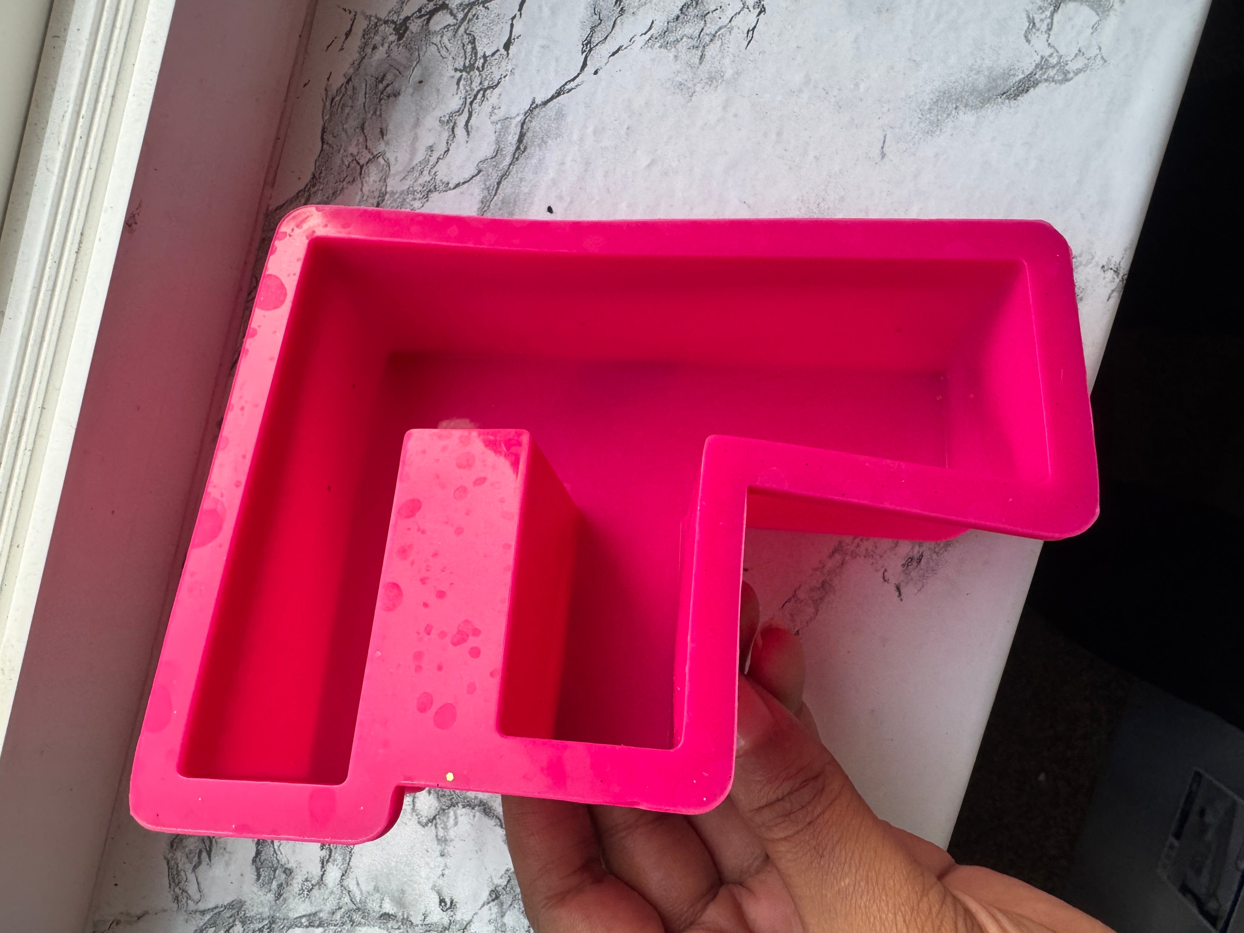 Letter F mold