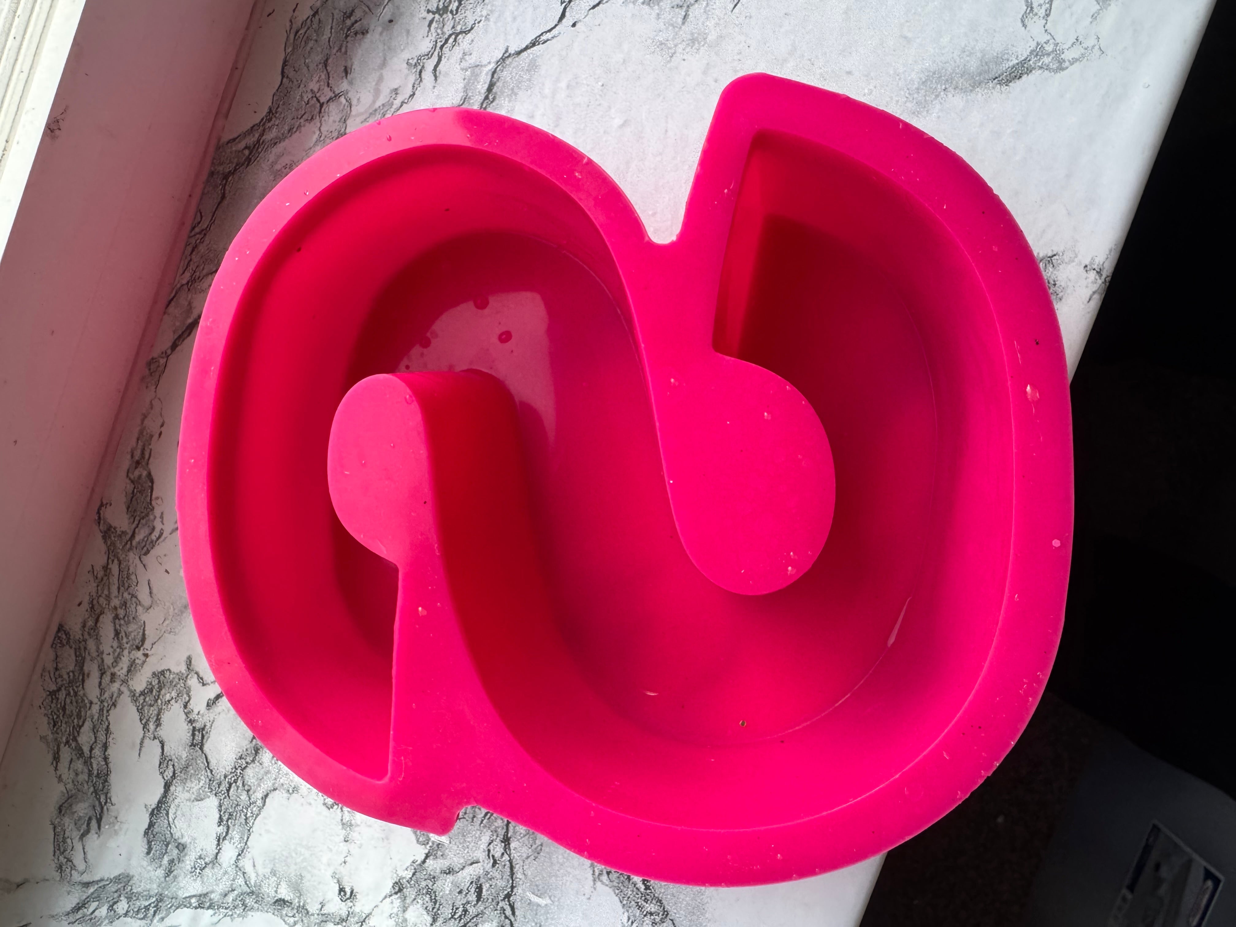 Letter S mold