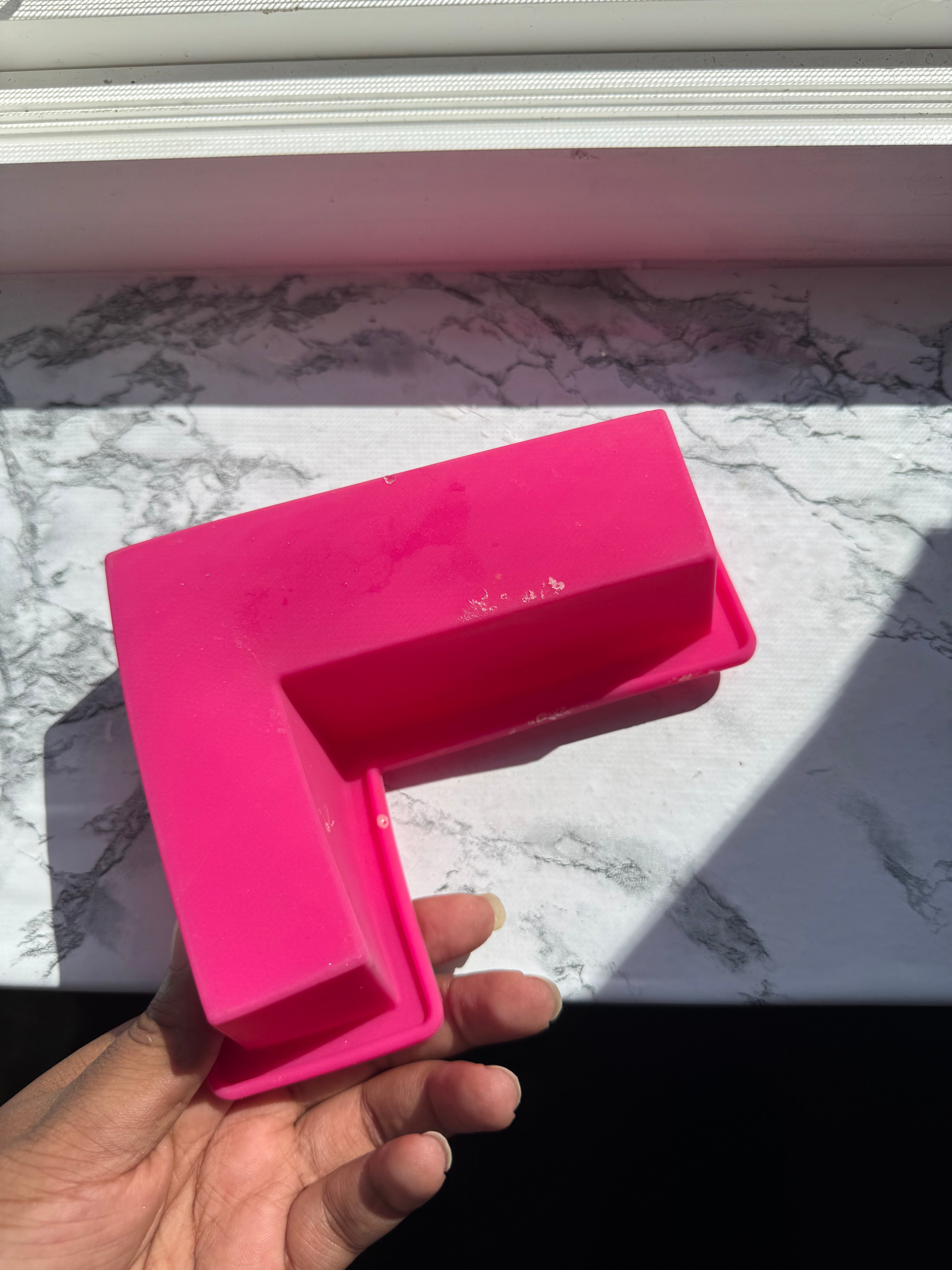 Letter L mold