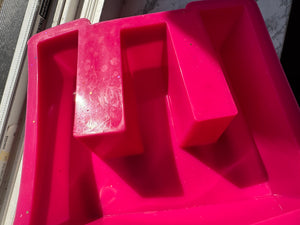 Letter E mold
