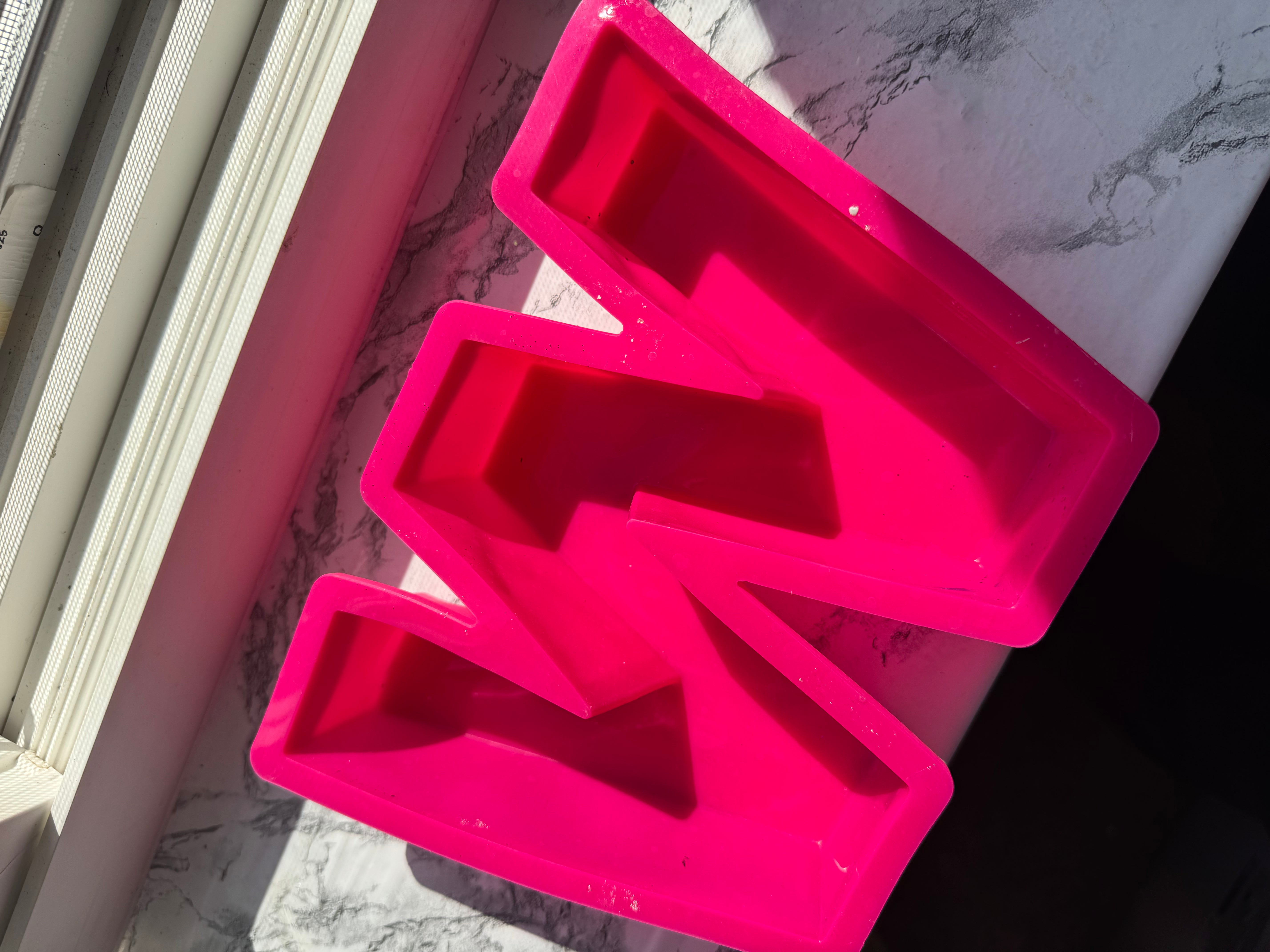 Letter W mold